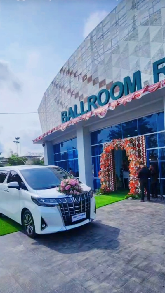 Pernikahan di lampung lebih indah dengan mobil yang hebat